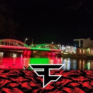 Meet your Posher, Ethan